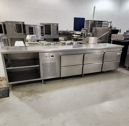 Refrigerated prep table W146"