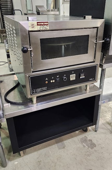 Electric countertop pizza oven