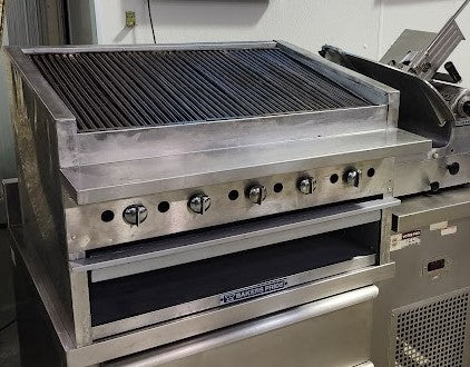 Radiant gas charbroiler 36"