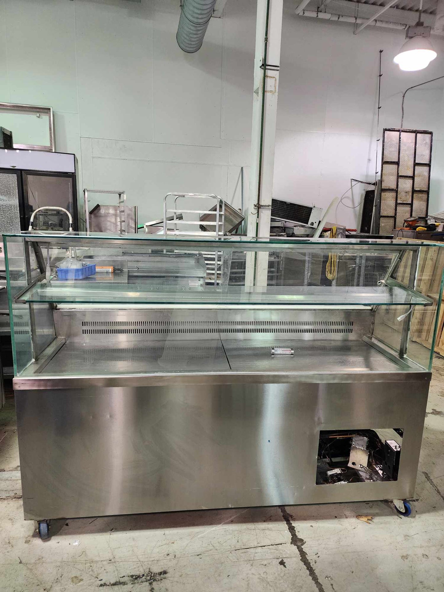 Refrigerated glass display case 6 feet